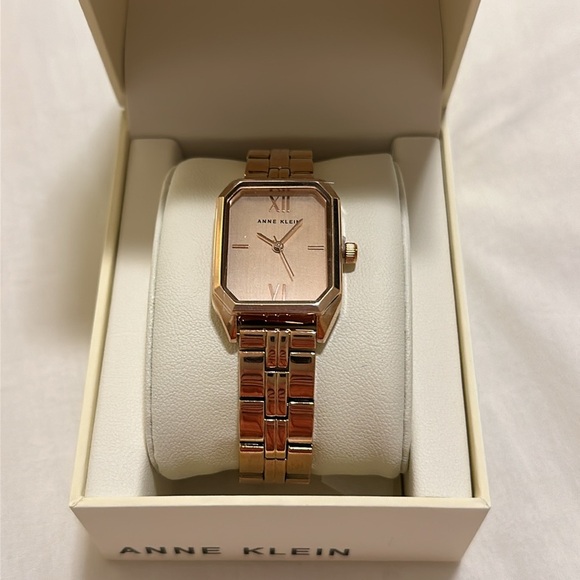 NWT Anne Klein Women’s Bracelet Watch in Rose Gold OS - Picture 6 of 13
